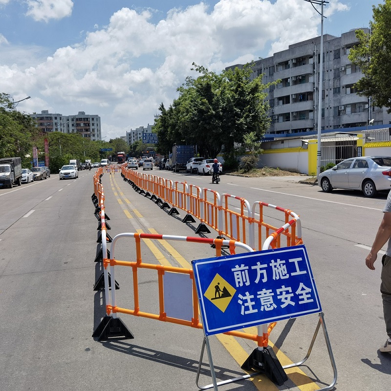 PVC plastmassist plastist liiklusohutusseadmete tara, ehitusplatsi isolatsioonibarjäär, Hiinast pärit teetõkked Tootja